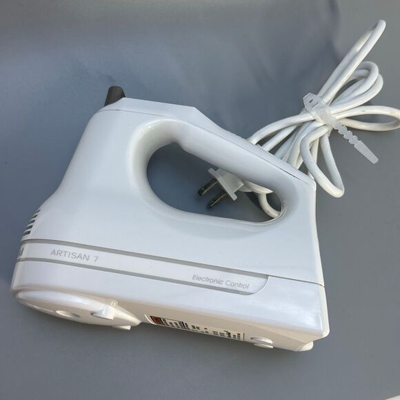New in Box KitchenAid hand mixer Artisan 7 speed KHM7T tested digital control - Picture 3 of 9